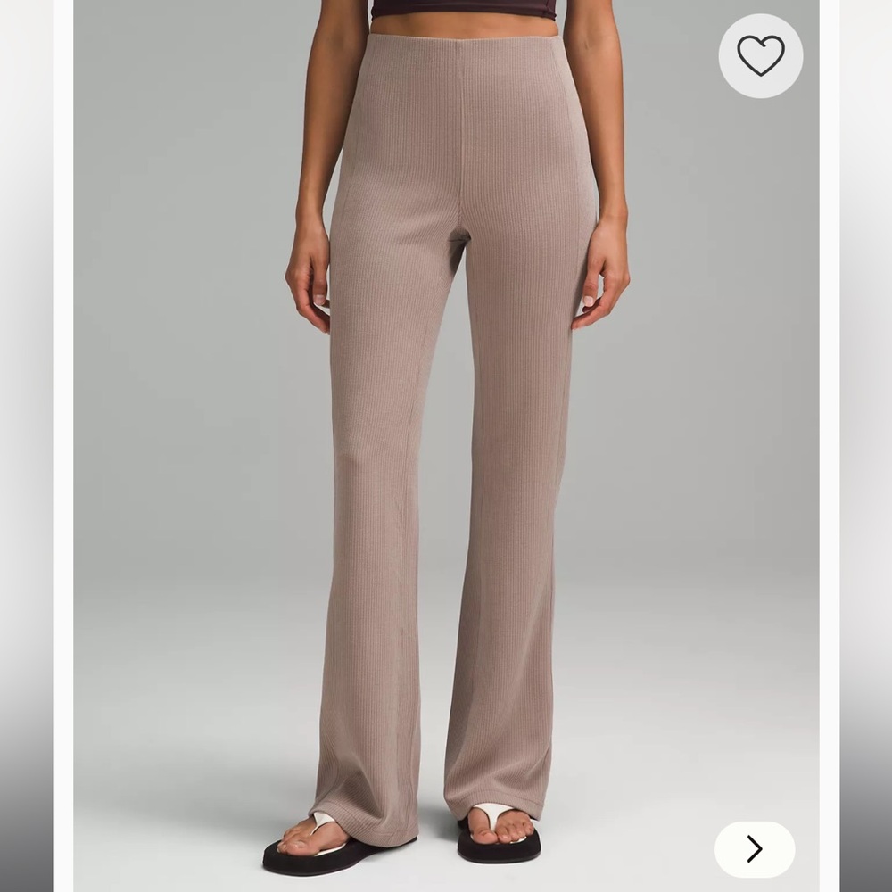 Women’s Lululemon Ribbed softstreme flared yoga pant